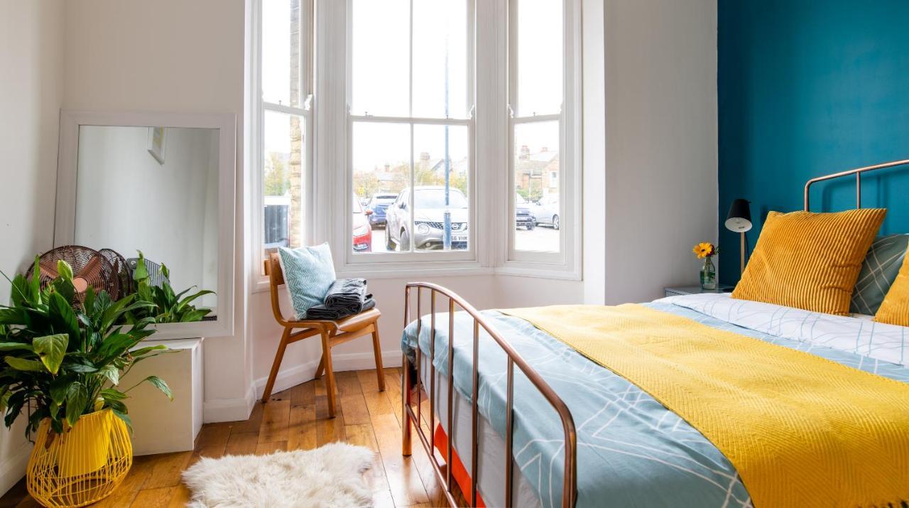 The Space At 8, Garden Flat Close To Town & Beach Уитстабл Экстерьер фото